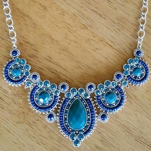 NWOT Premier Designs Victoria reversible necklace